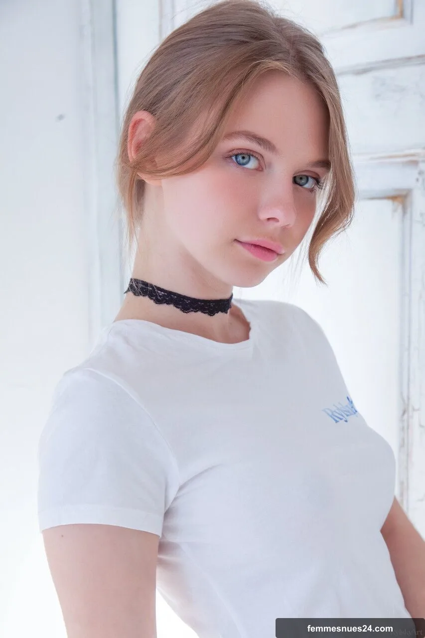 Jeunes Nues (18+)