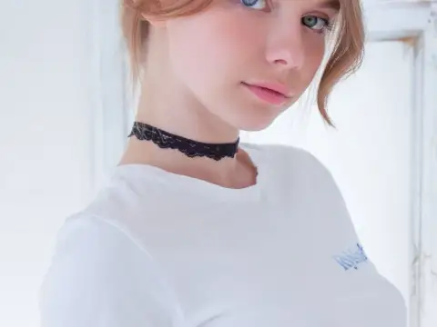 Jeunes Nues (18+)